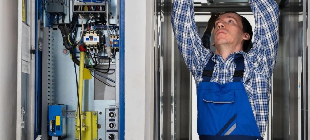 Snickers_Workwear_for_Elevator_Repair_USA